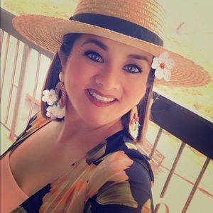Unique pieces 👒👗👠👙👛👓🎒🌂